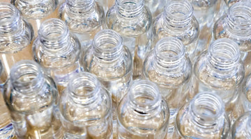 Cosmetica-verpakken-in-gerecycled-plastic Aurora Dionis Dermacosmetics
